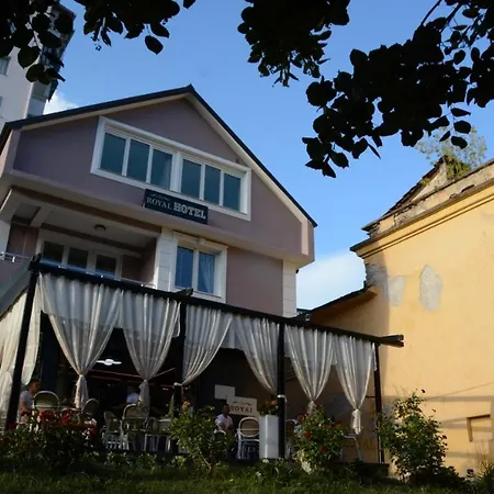 Royal Albania Hotell *