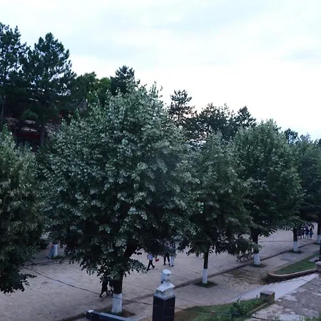 Royal Albania Hotell *