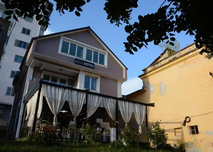 Royal Albania Hotel *
