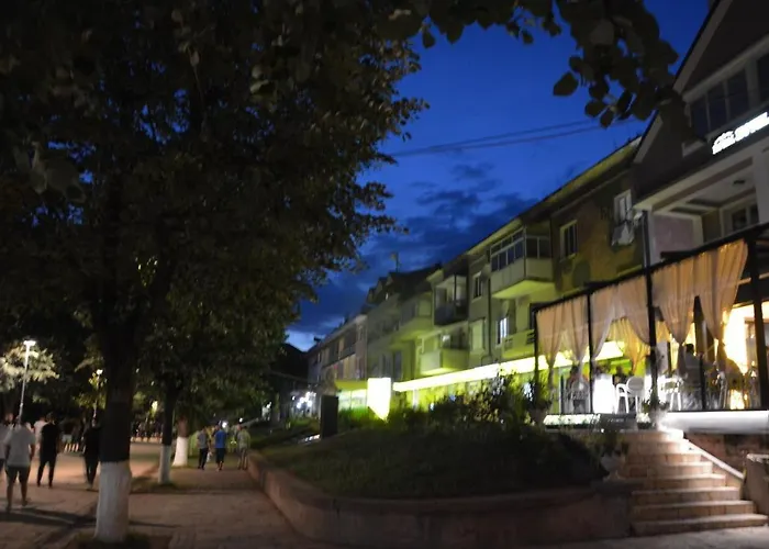 Royal Albania Hotel *