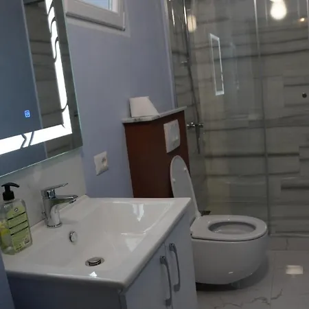 Royal Albania Szálloda *